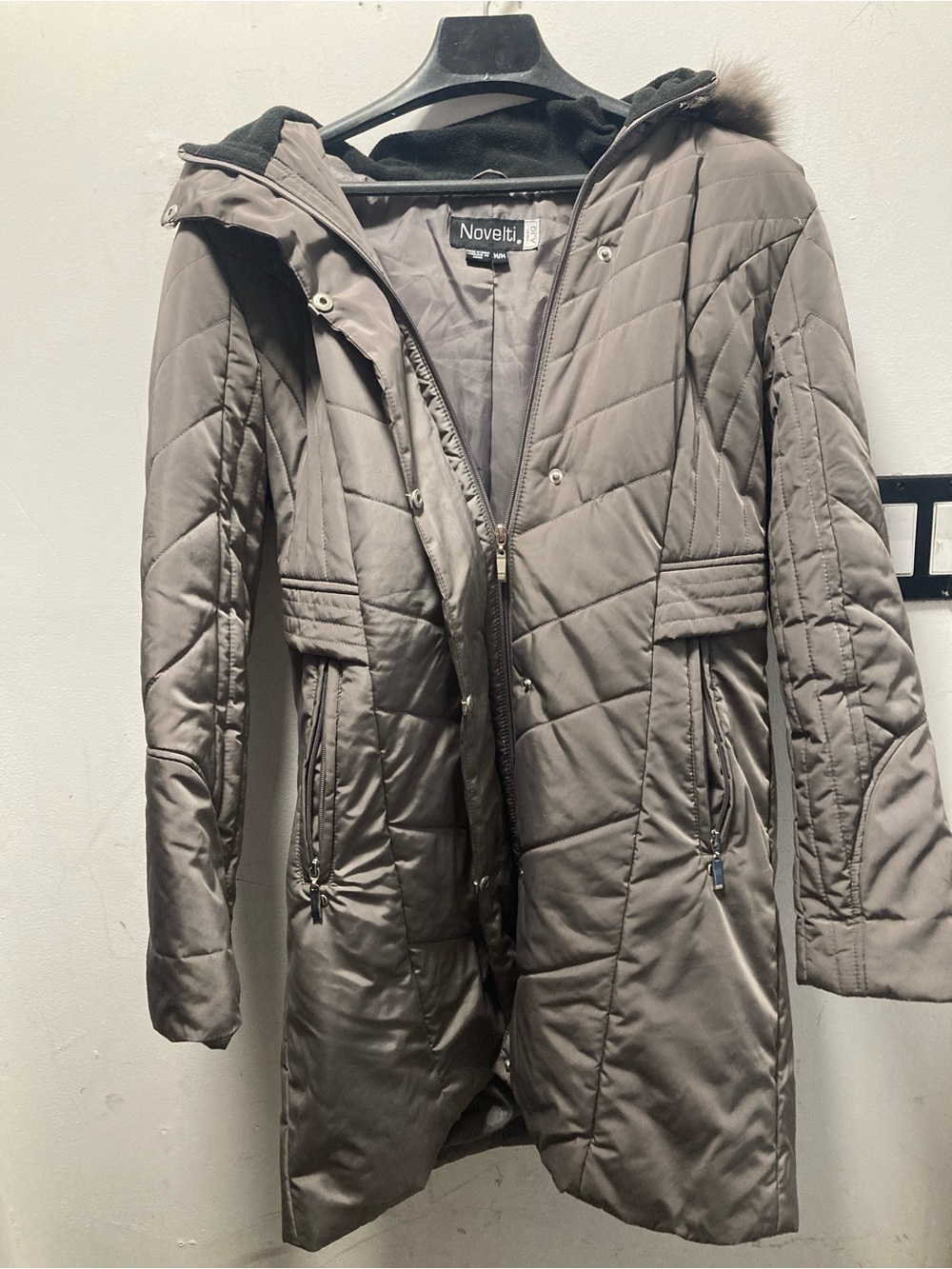 Novelti Women's Beige Puffer Jacket with High Stand Collar size Medium